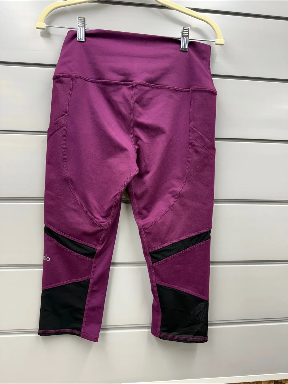Alo fuchsia, color Active Capri Leggings